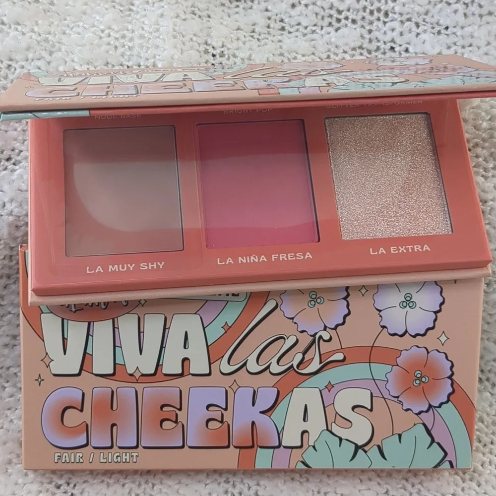 Alamar Viva Las Cheekas Cheek Palette in Fair/Light, 7.8g/0.28oz